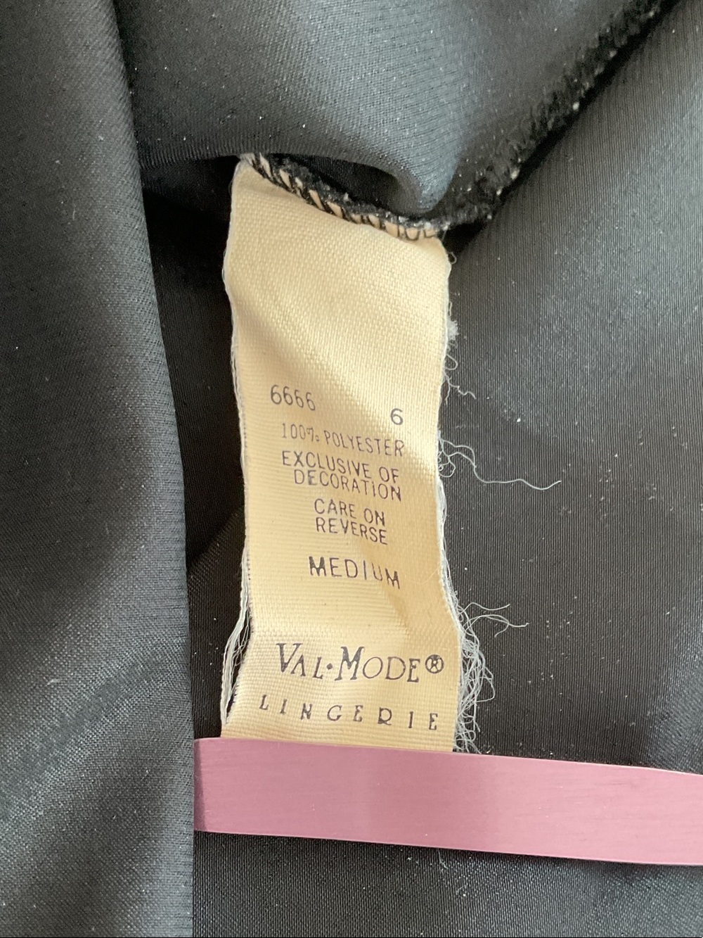 VAL MODE Black Lace-Top Satin Chemise | medium - Picture 16 of 16